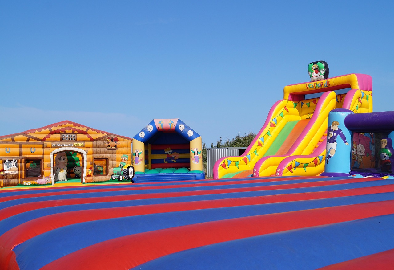 Hinchables infantiles un espacio de ocio que requiere seguridad y regulación 17
